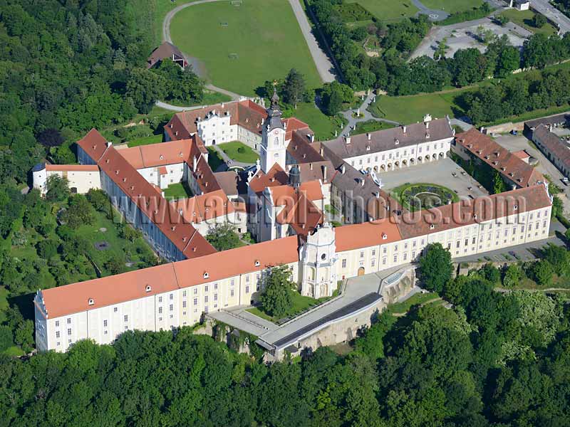 AERIAL VIEW photo of Altenburg Abbey, Lower Austria, Austria. LUFTAUFNAHME luftbild, Stift Altenburg, Niederösterreich, Österreich.