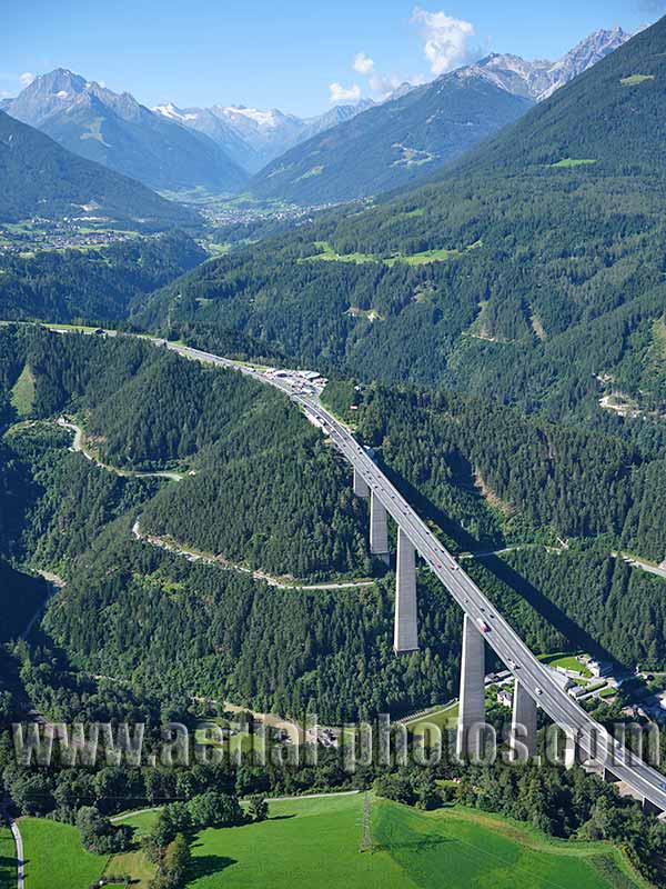 AERIAL VIEW photo of Europa Bridge, Tyrol, Austria. LUFTAUFNAHME luftbild, Tirol, Österreich.