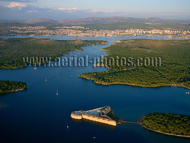 AERIAL VIEW photo of St. Nicholas Fortress, Sibenik, Dalmatia, Croatia. ZRAČNI POGLED fotografija, Tvrđava sv. Nikole, Dalmacija, Hrvatska.