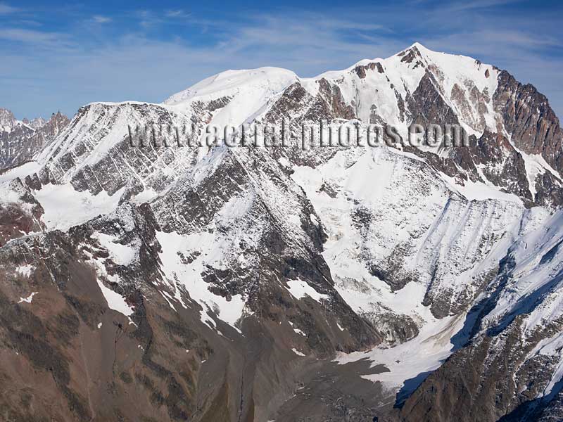 Aerial view. Photo of the Mont-Blanc Massif, Chamonix, Haute-Savoie, Auvergne-Rhône-Alpes, France. Vue aérienne.