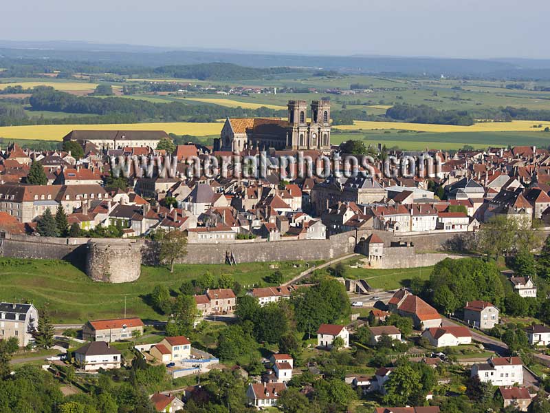 Aerial photo of Saint-Mammès Cathedral in Langres, Haute-Marne, Champagne-Ardenne, Grand Est, France. Vue aérienne.