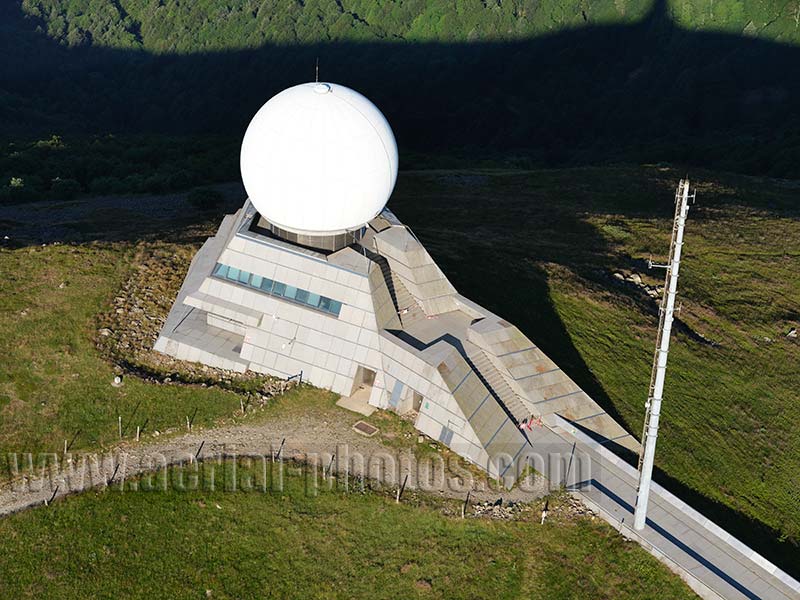 Aerial photo of the Grand Ballon aviation radar, Alsace, Grand Est, France. Vue aérienne.