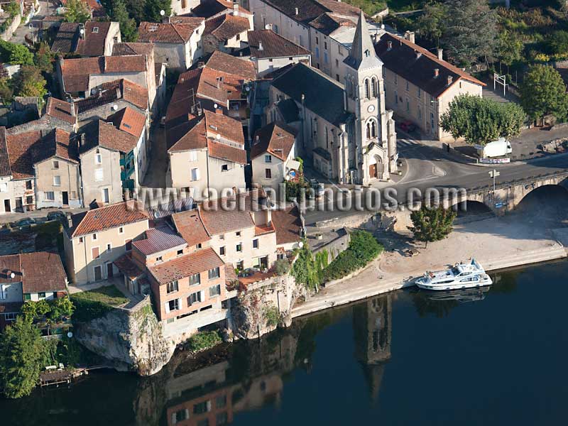 AERIAL VIEW photo of Laroque-des-Arcs, Lot, Midi-Pyrénées, Occitanie, France. VUE AERIENNE.