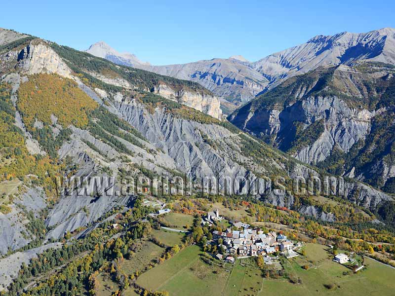 Aerial view, Châteauneuf d'Entraunes village, Mercantour National Park, French Alps, France. VUE AERIENNE Alpes-Maritimes.