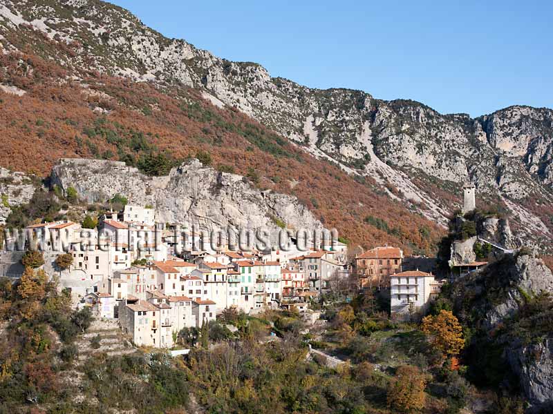 AERIAL VIEW photo of an hilltop town, Sigale, French Alps, France. VUE AERIENNE village médiéval perché, Alpes Françaises.