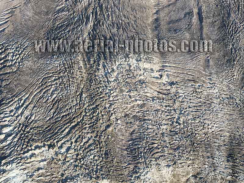 Aerial view of Brenva Glacier, Aosta Valley, Italy. VEDUTA AEREA foto, Castello di Fénis, Italia.