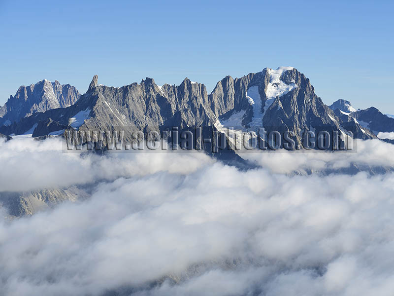 Aerial view of the Grandes Jorasses in the Mont Blanc Massif, Italy. VEDUTA AEREA foto, Castello di Cly, Italia.