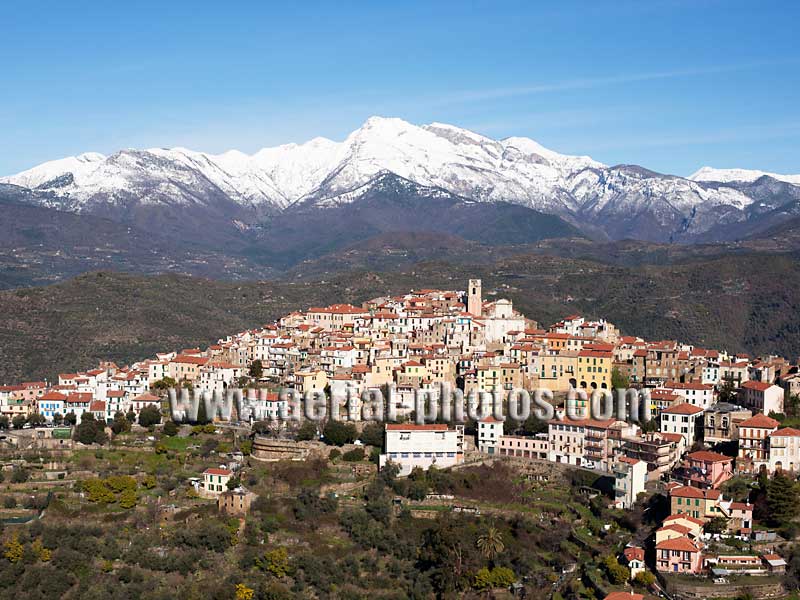 AERIAL VIEW photo of a hilltop village, Perinaldo, Liguria, Italy. VEDUTA AEREA foto, Borgo Arroccato, Italia.