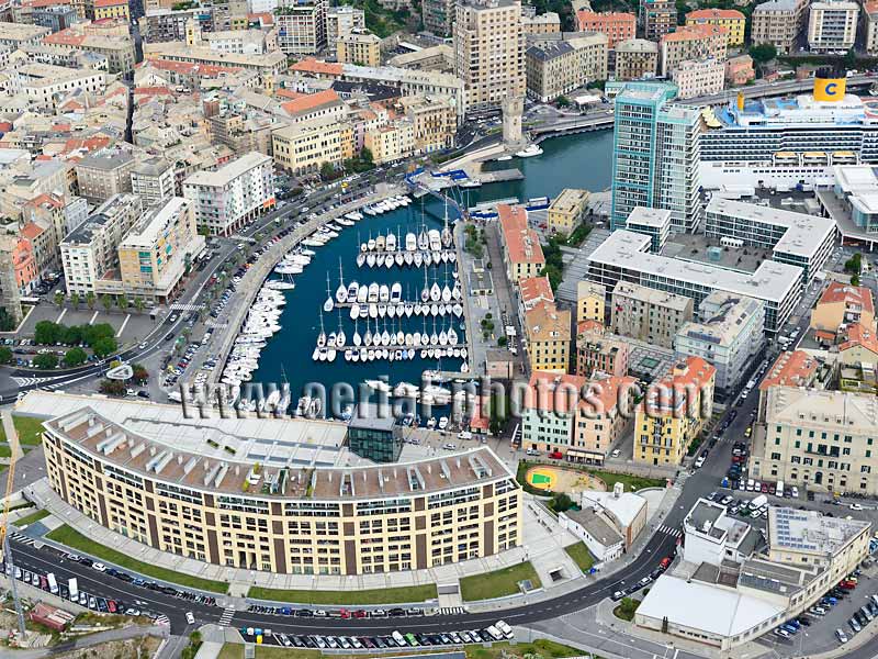 AERIAL VIEW of a marina of Savona, Liguria, Italy. VEDUTA AEREA foto, Italia.