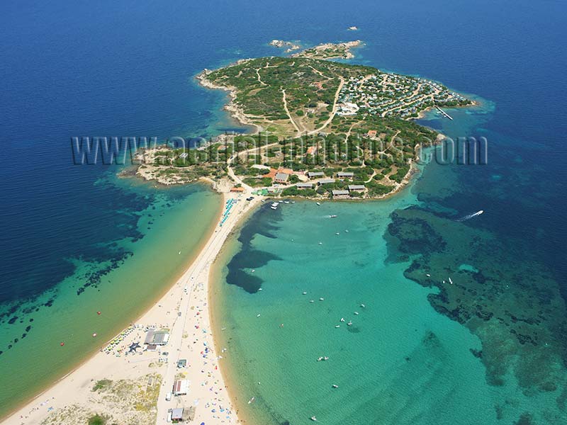 AERIAL VIEW photo of Gabbiani Island, Sardinia, Italy. VEDUTA AEREA foto, Isola dei Gabbiani, Sardegna, Italia.