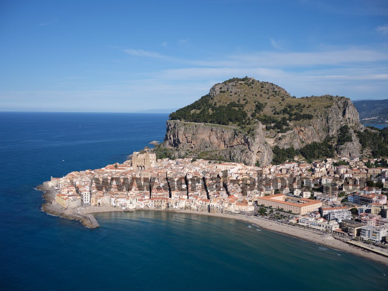 AERIAL VIEW photo of Cefalu, Sicily, Italy. VEDUTA AEREA foto, Sicilia, Italia.