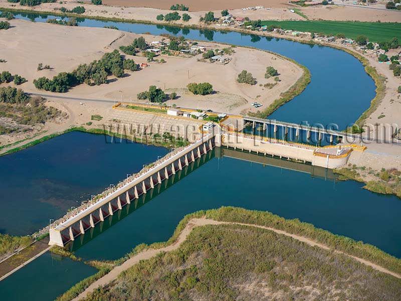 AERIAL VIEW photos of Morelos Dam, Colorado River, Baja California, Mexico. VISTA AEREA foto, Presa Morelos, Rio Colorado.