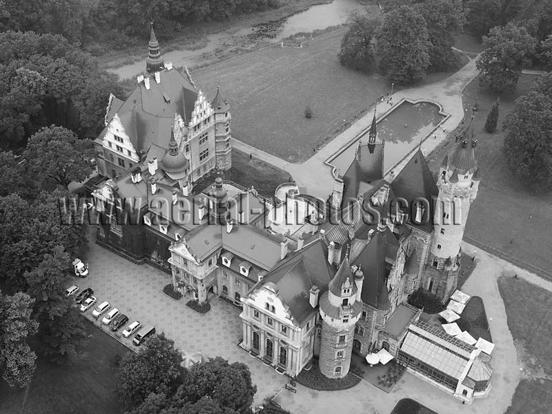 Aerial view, Moszna Castle, Opole Province, Poland. FOTOGRAFIA LOTNICZA Pałac w Mosznej, Polska.