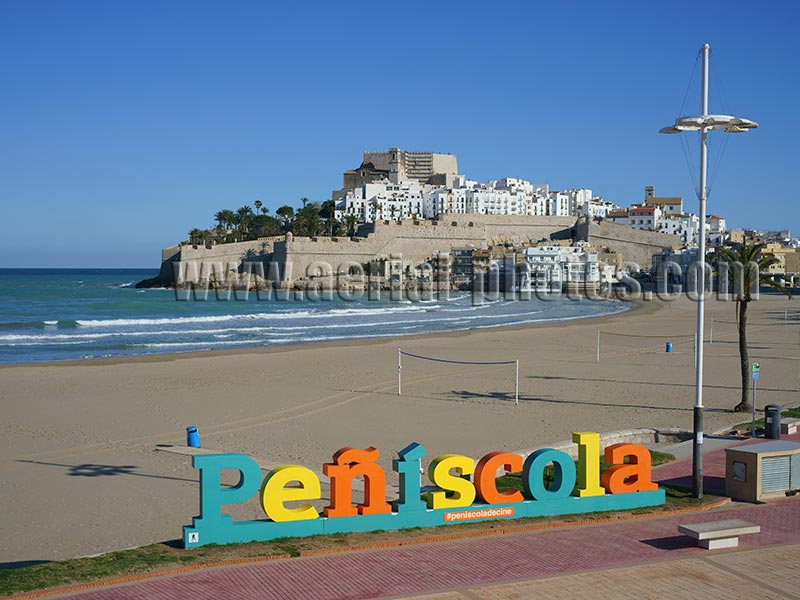 Vista aerea: Peñíscola, Costa del Azahar, Comunidad Valenciana, España. AERIAL VIEW photo of Peniscola, Valencian Community, Spain. VISTA AEREA, Peñíscola, Costa del Azahar, Comunidad Valenciana, España.